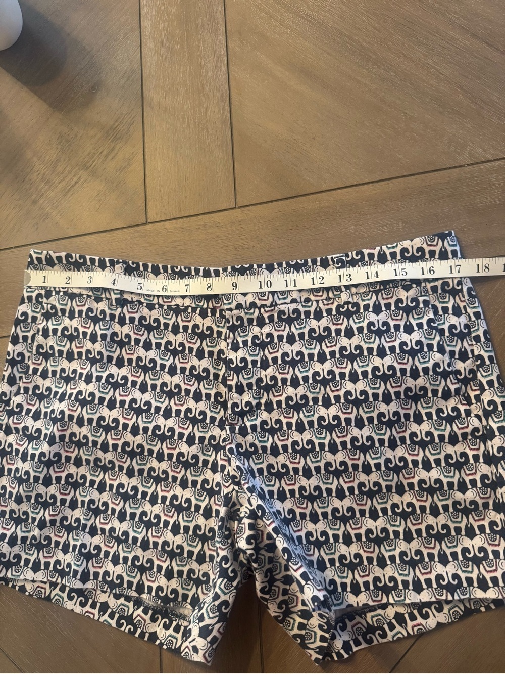 Banana Republic Navy and White Elephant Shorts - Picture 9 of 10